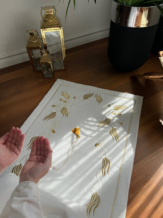 Tulip Design Luxury Prayer Rug - Double Colour Embroidered On Off White Fabric