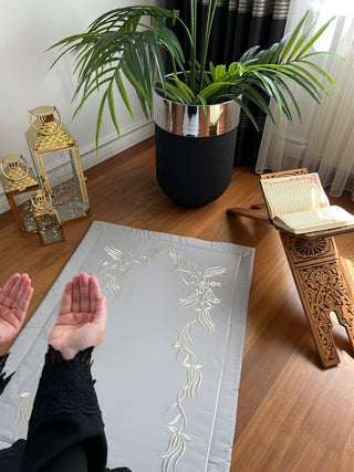 Tulip Design Luxury Prayer Rug - Silver Colour Embroidered On Grey Fabric